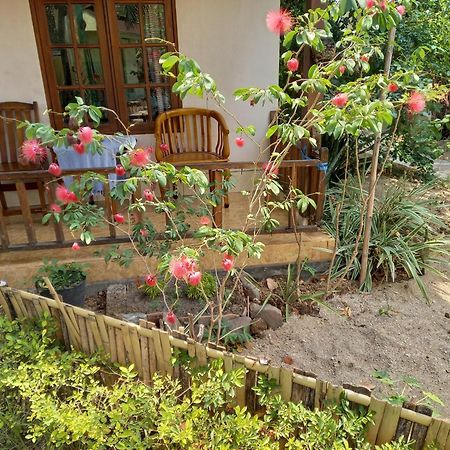 Arnel Bungalows เซงกีกี ภายนอก รูปภาพ